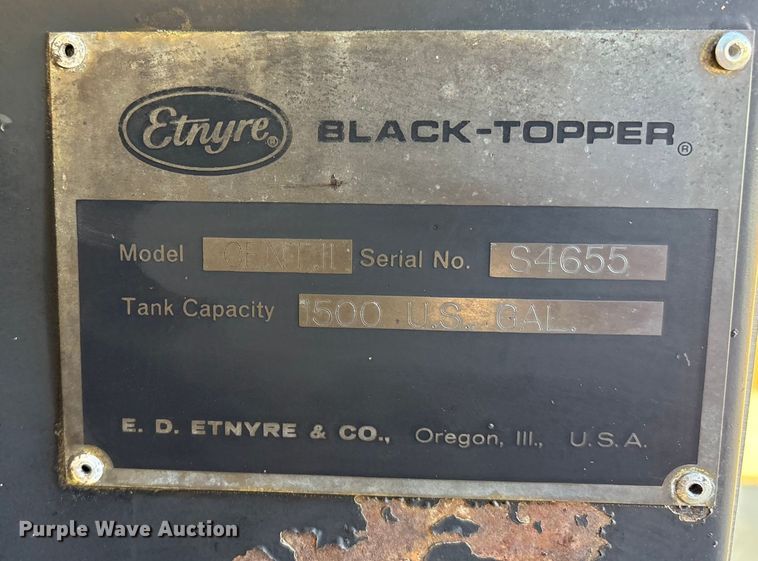 image for item EF0989 2008 GMC C7 oil distributor truck