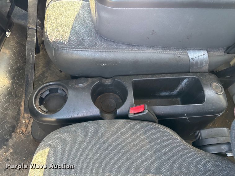 image for item EF0989 2008 GMC C7 oil distributor truck