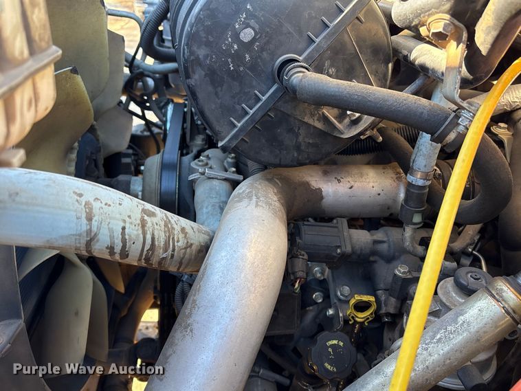 image for item EF0989 2008 GMC C7 oil distributor truck