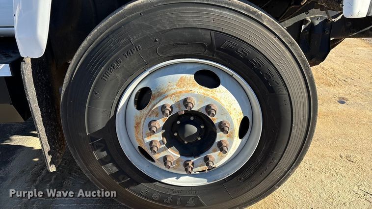 image for item EF0989 2008 GMC C7 oil distributor truck