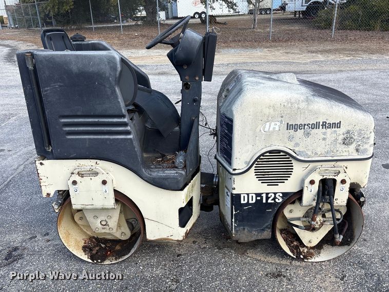 image for item EF0991 Ingersoll Rand DD-12S double drum vibratory roller