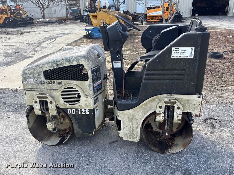 image for item EF0991 Ingersoll Rand DD-12S double drum vibratory roller