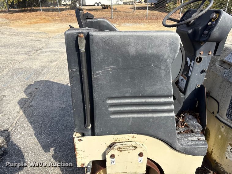 image for item EF0991 Ingersoll Rand DD-12S double drum vibratory roller