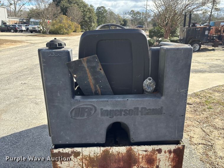 image for item EF0991 Ingersoll Rand DD-12S double drum vibratory roller