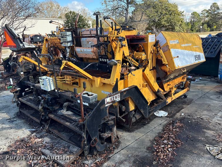 image for item EF0992 Lee Boy 8500 paver