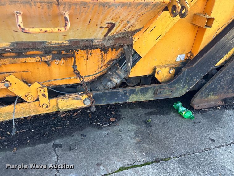 image for item EF0992 Lee Boy 8500 paver