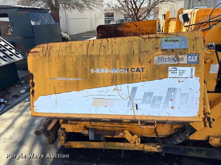 image for item EF0992 Lee Boy 8500 paver