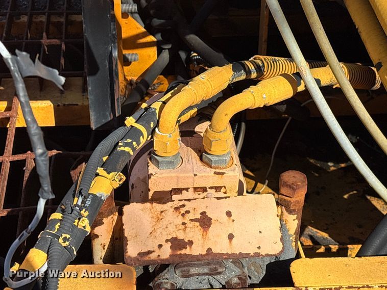 image for item EF0992 Lee Boy 8500 paver