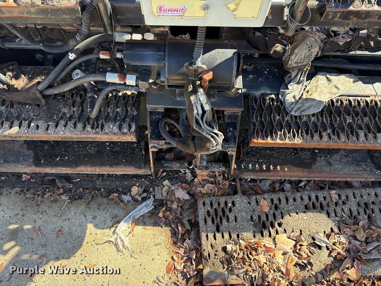 image for item EF0992 Lee Boy 8500 paver