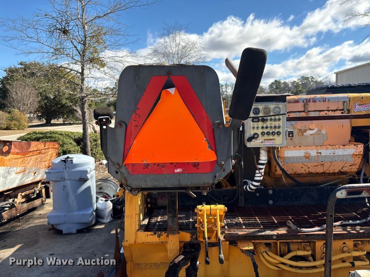 image for item EF0992 Lee Boy 8500 paver