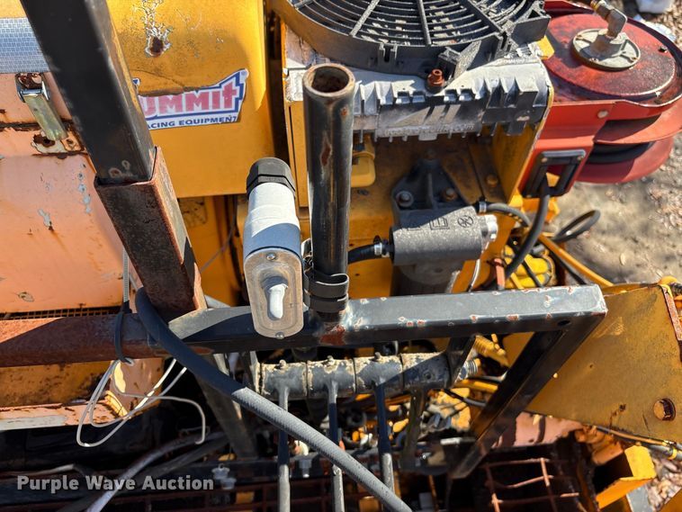 image for item EF0992 Lee Boy 8500 paver