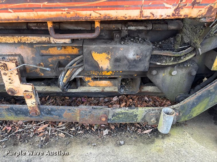 image for item EF0993 Lee Boy 8000C paver