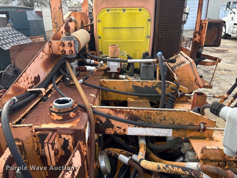 image for item EF0993 Lee Boy 8000C paver