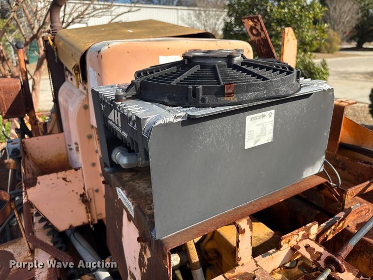 image for item EF0993 Lee Boy 8000C paver