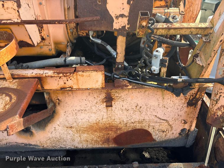 image for item EF0993 Lee Boy 8000C paver