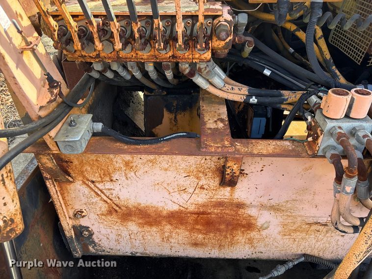 image for item EF0993 Lee Boy 8000C paver