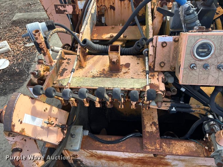 image for item EF0993 Lee Boy 8000C paver