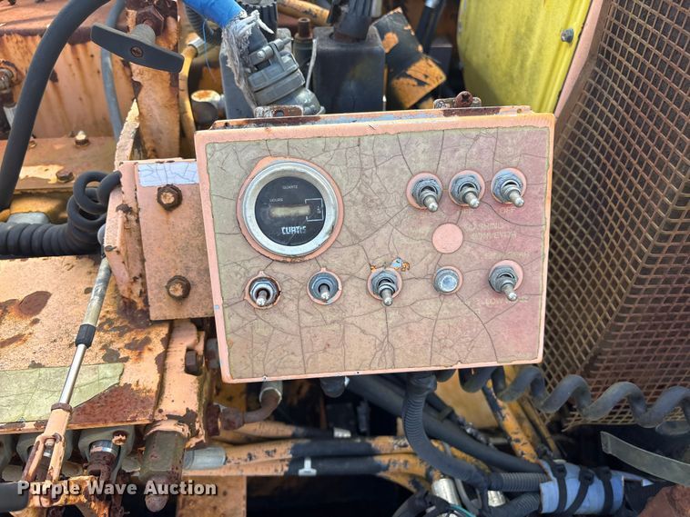 image for item EF0993 Lee Boy 8000C paver