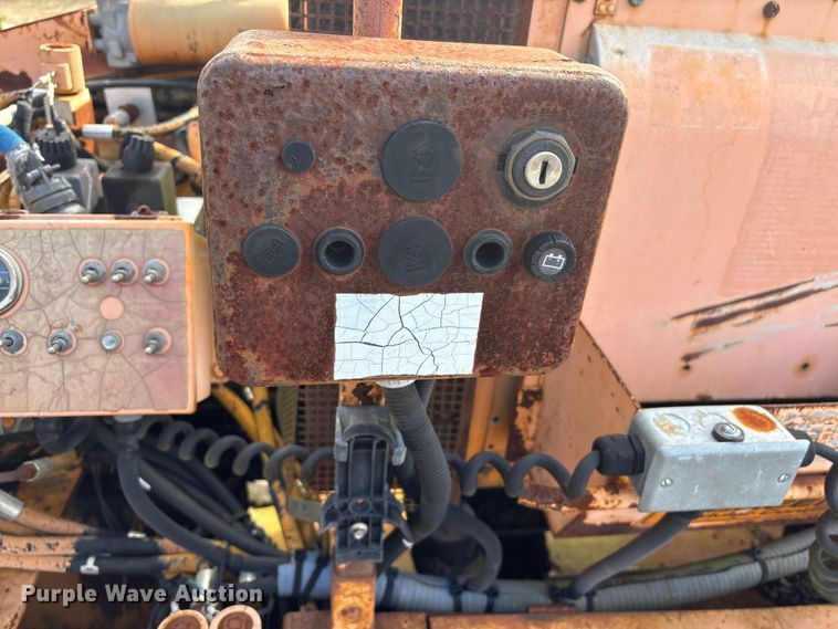 image for item EF0993 Lee Boy 8000C paver