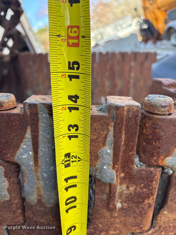 image for item EF0993 Lee Boy 8000C paver