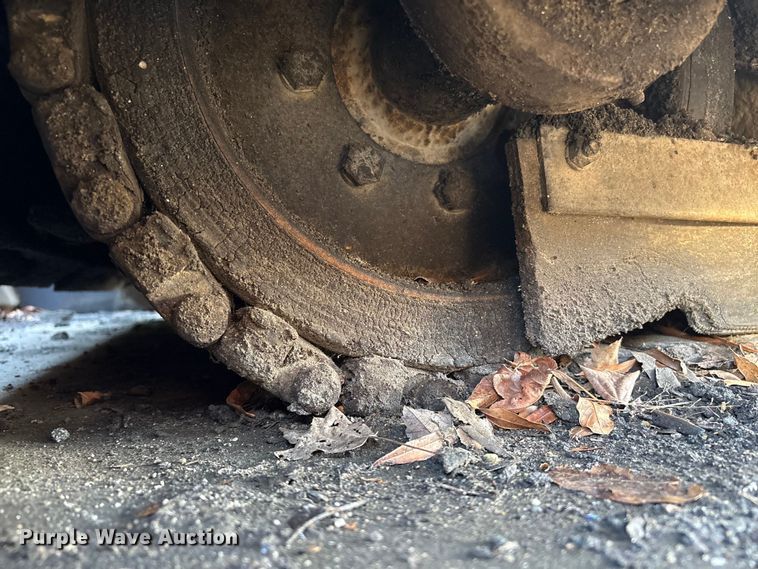 image for item EF0993 Lee Boy 8000C paver