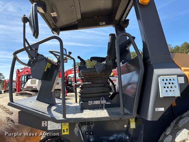 image for item EF1025 2018 Case SV212D single drum vibratory roller