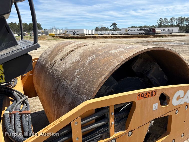 image for item EF1025 2018 Case SV212D single drum vibratory roller