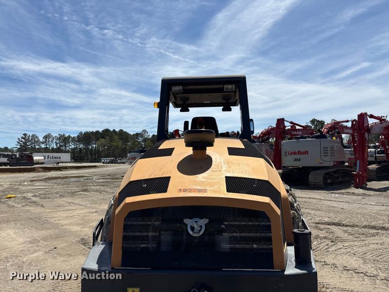 image for item EF1025 2018 Case SV212D single drum vibratory roller