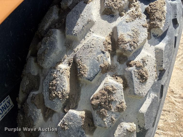 image for item EF1025 2018 Case SV212D single drum vibratory roller