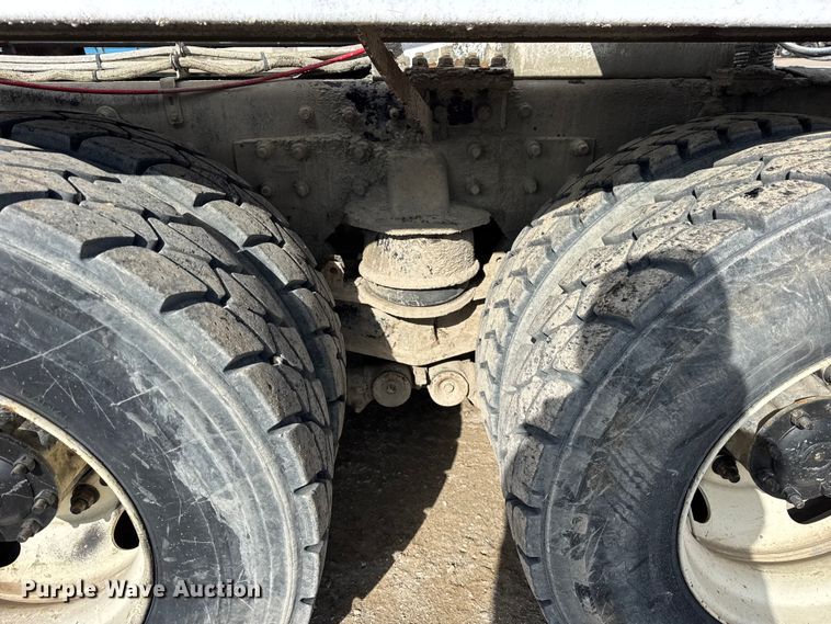 image for item EF2434 2005 Sterling Truck L-Line ready mix truck