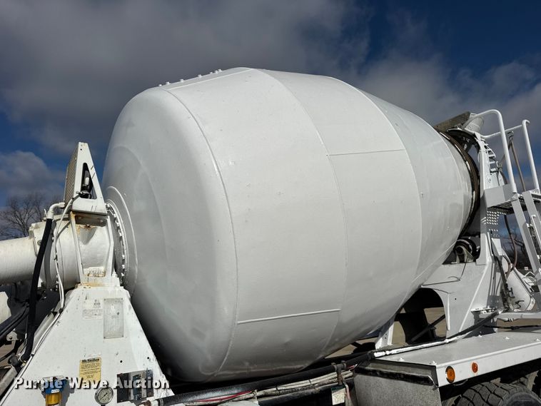 image for item EF2434 2005 Sterling Truck L-Line ready mix truck