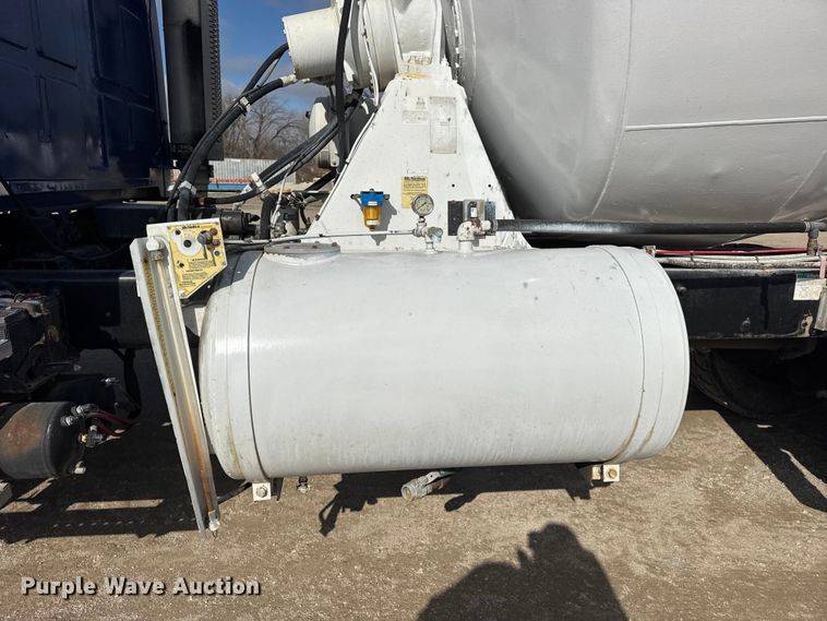 image for item EF2434 2005 Sterling Truck L-Line ready mix truck