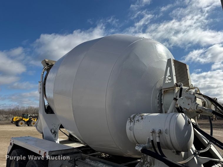 image for item EF2434 2005 Sterling Truck L-Line ready mix truck