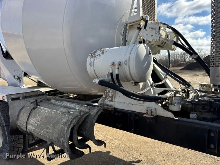 image for item EF2434 2005 Sterling Truck L-Line ready mix truck