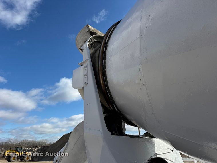 image for item EF2434 2005 Sterling Truck L-Line ready mix truck