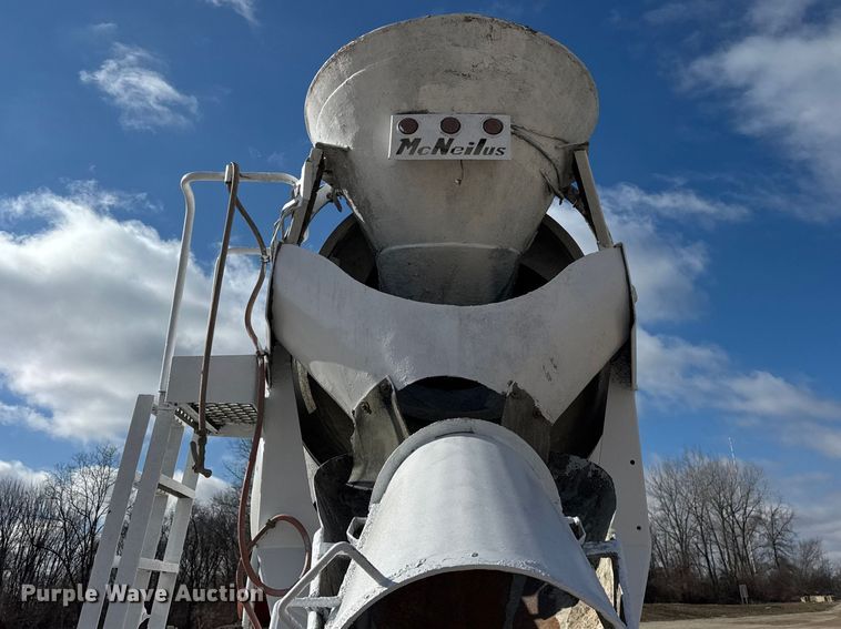 image for item EF2434 2005 Sterling Truck L-Line ready mix truck