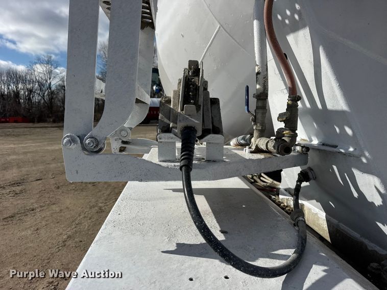 image for item EF2434 2005 Sterling Truck L-Line ready mix truck