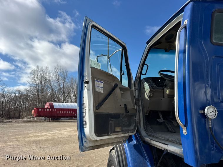 image for item EF2434 2005 Sterling Truck L-Line ready mix truck