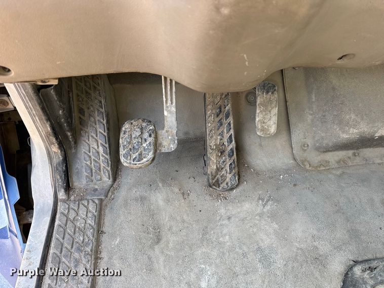 image for item EF2434 2005 Sterling Truck L-Line ready mix truck