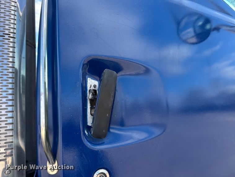 image for item EF2434 2005 Sterling Truck L-Line ready mix truck