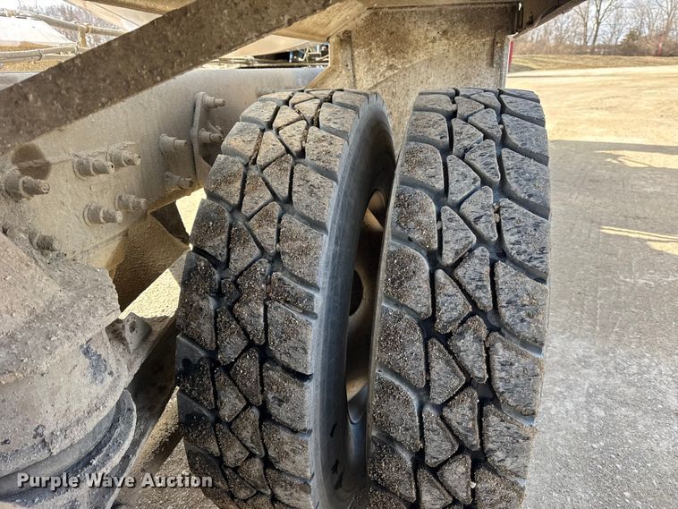 image for item EF2434 2005 Sterling Truck L-Line ready mix truck