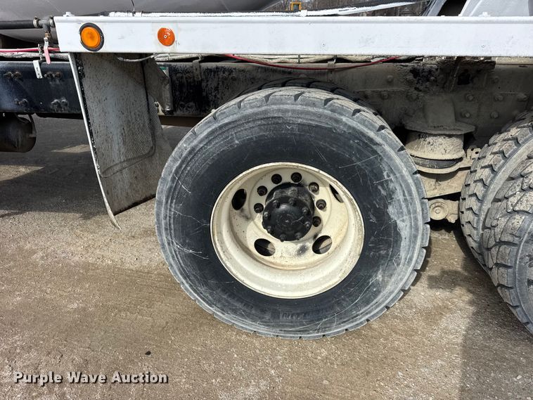 image for item EF2434 2005 Sterling Truck L-Line ready mix truck