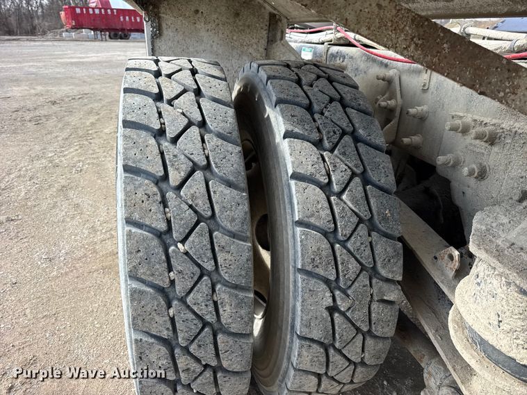 image for item EF2434 2005 Sterling Truck L-Line ready mix truck