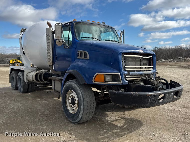 image for item EF2435 2001 Sterling L-Line ready mix truck