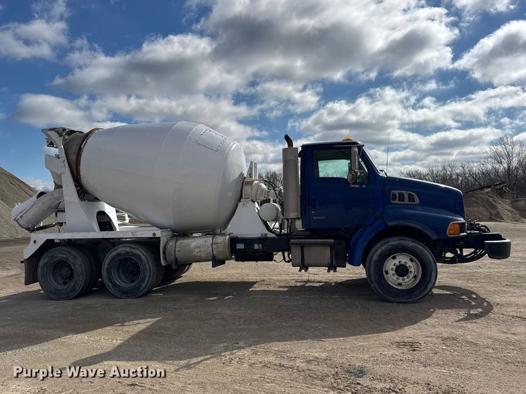 image for item EF2435 2001 Sterling L-Line ready mix truck