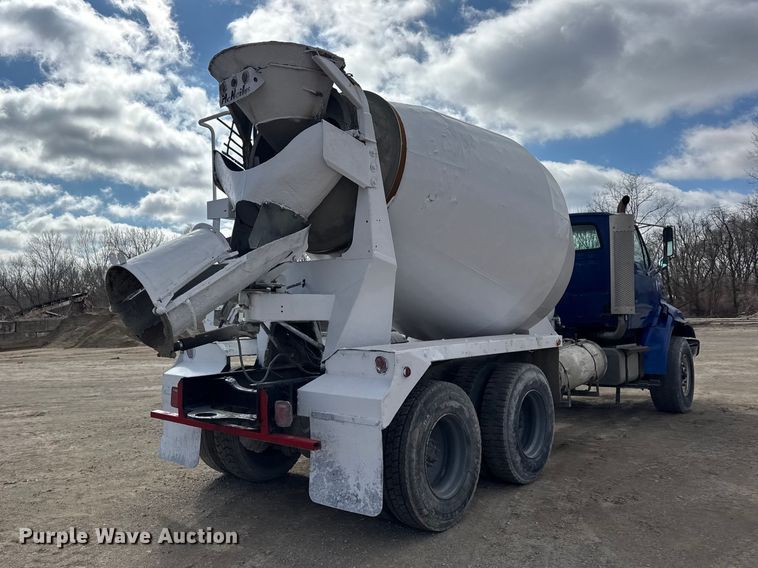 image for item EF2435 2001 Sterling L-Line ready mix truck