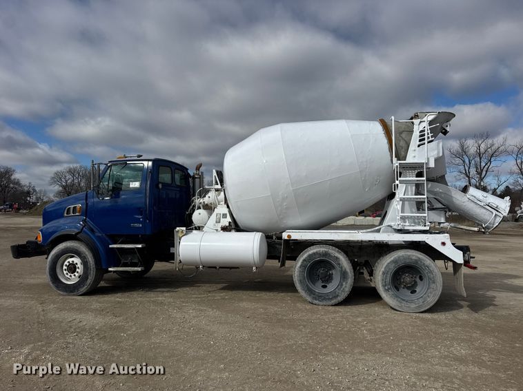 image for item EF2435 2001 Sterling L-Line ready mix truck