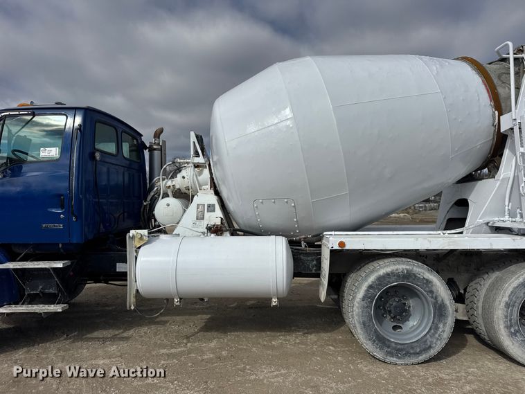 image for item EF2435 2001 Sterling L-Line ready mix truck