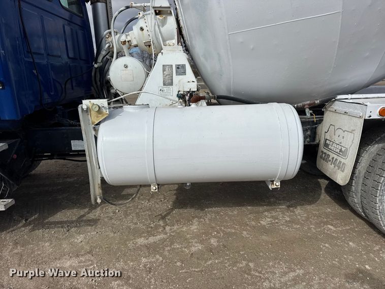 image for item EF2435 2001 Sterling L-Line ready mix truck