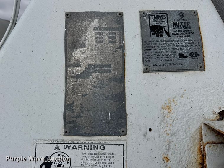 image for item EF2435 2001 Sterling L-Line ready mix truck